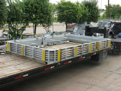 Rectangular expansion joint with stainless steel bellows and internal slotted hinges 
